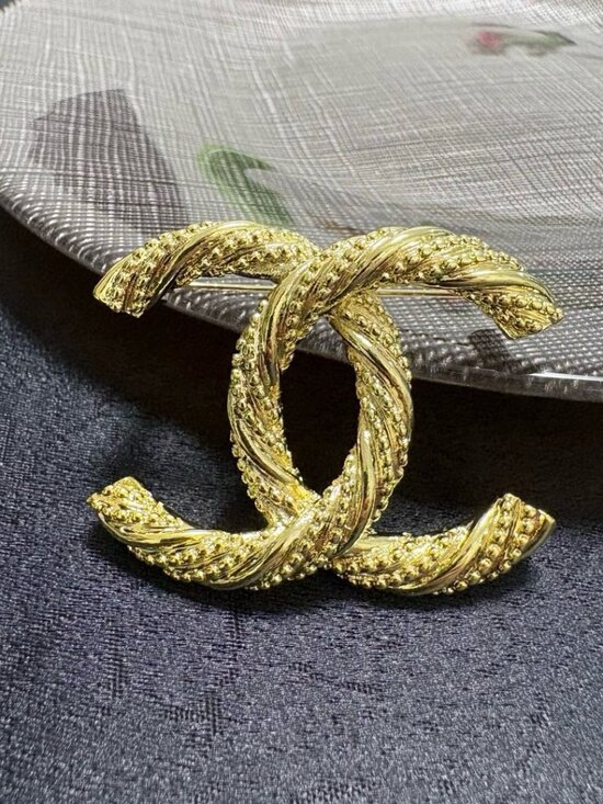 ??Chanel brooch?? main image 4